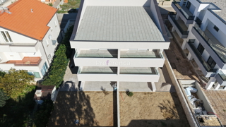 Povljana - appartamento bilocale al piano terra con giardino