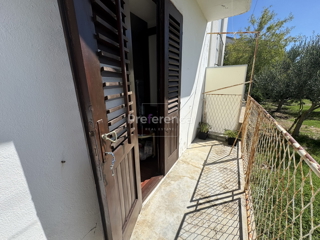 Novalja - casa a schiera da ristrutturare