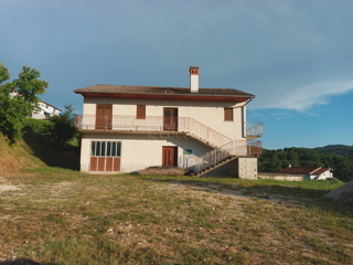 PAZIN, DINTORNI: CASA FAMIGLIARE, CANTIERE 2000 m2