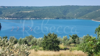 Ristorante con vista panoramica sulla baia di Raška