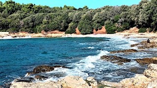 PULA, APPARTAMENTO A 200 METRI DALLA BELLISSIMA SPIAGGIA, FORESTE, TOCCO CON LA NATURA, TRASFERIRSI IMMEDIATAMENTE