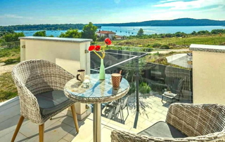 MEDULINO, VILLA CON VISTA MARE