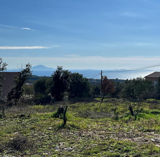 Peruški, terreno edificabile con vista mare