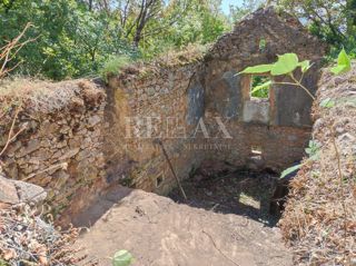 Hreljin - antico con terreno