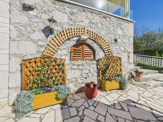 Dramalj - casa con giardino paesaggistico vicino al mare