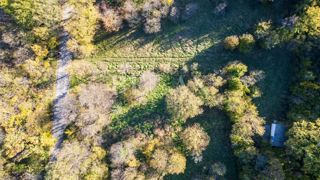 Bribir - terreno di forma regolare in un ambiente tranquillo