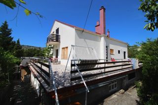 BRIBIR,VINODOLSKA OPCINA - Casa con 4 appartamenti e ampio giardino