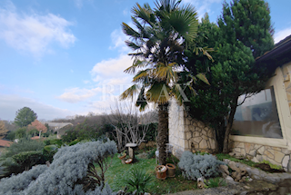 Isola di Krk, Dobrinj - casa vicino al mare