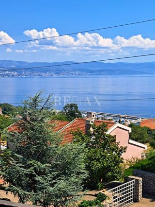 Abbazia, Ičići - appartamento con mansarda aggiuntiva