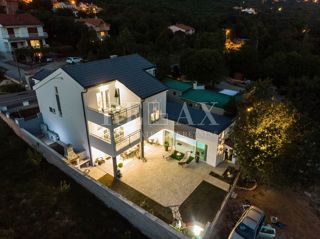 Tribalj - villa moderna con piscina