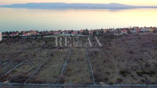 NOVI VINODOLSKI - Ampio terreno con splendida vista sul mare