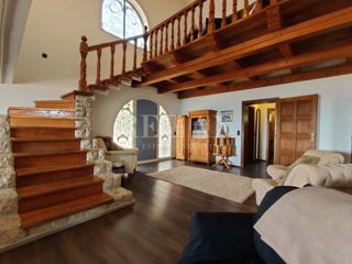 CRIKVENICA, JADRANOVO - Casa con ampio giardino di 2.010 m2