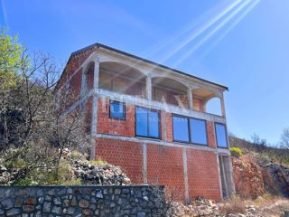 Sibinj Krmpotski - casa in prima fila al mare