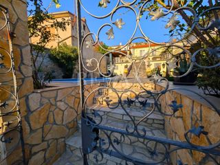 Bribir – Casa con piscina e tre appartamenti