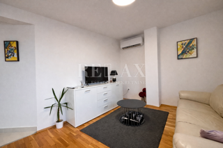 Novi Vinodolski - appartamento con due camere da letto, parcheggio