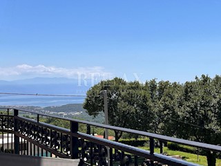 Bellissimo bilocale a Bribir con vista mare e posto auto, nuova costruzione