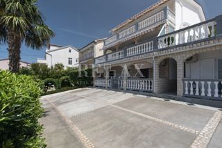 Crikvenica - casa con 6 appartamenti, piscina