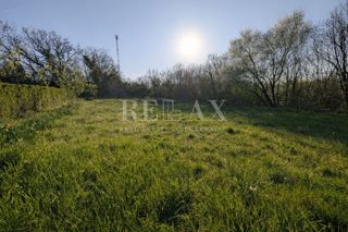 Rijeka, Marinići - terreno edificabile pianeggiante 735 m2