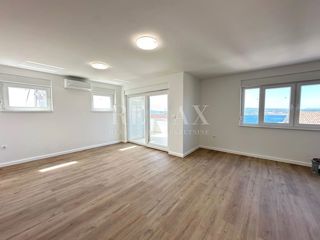 CRIKVENICA- Ampio trilocale in nuova palazzina