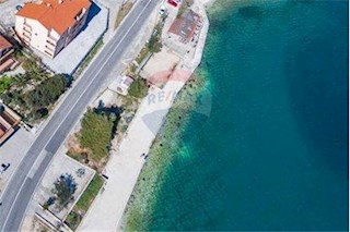 MARINA VICINO A TROGIR, TERRENO EDIFICABILE 