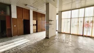 Attività commerciale Veruda, Pula, 87,35m2