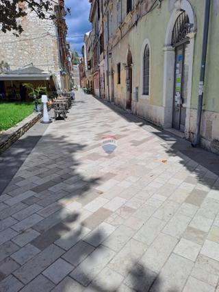 Istria, Pola – Appartamento nel centro di Pola, zona pedonale, 70 m2, ristrutturato