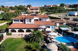 Villa Singola/Casa Vacanza Kaštelir, Kaštelir-Labinci, 347,17m2