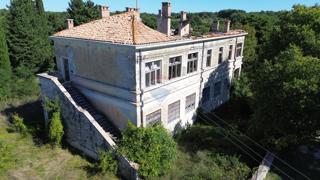 Istria, Kujići – Prestigiosa proprietà storica con alto potenziale di investimento