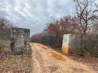 Terreno non edificabile Sošići, Kanfanar, 7.822m2