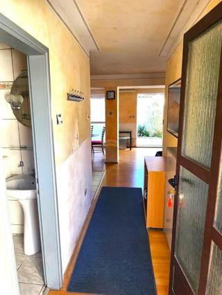 Istria, Rovigno, casa con due appartamenti, centro, strada tranquilla, terrazza
