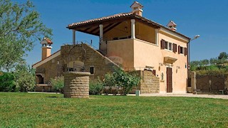 Istria, Momjan, Villa Rustica con Piscina