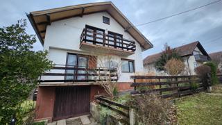 Casa Novska, 759m2