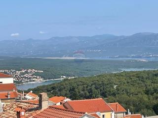 Isola di Krk, Dobrinj, casa con terrazza sul tetto e vista mare