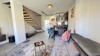 Istria, Cittanova – Appartamento su due piani con vista e giardino