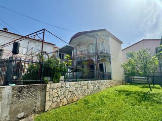 Novi Vinodolski – casa con 4 appartamenti