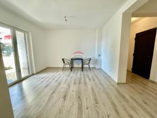 Crikvenica – appartamento bilocale ristrutturato con giardino