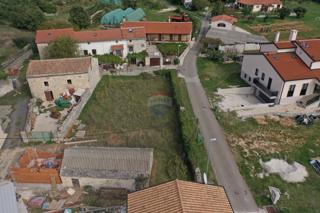 Istria – Kanfanar – Terreno edificabile con rudere registrato