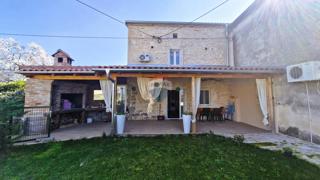 Istria, Barban, Hrboki – Casa in pietra con piscina, 100 m²