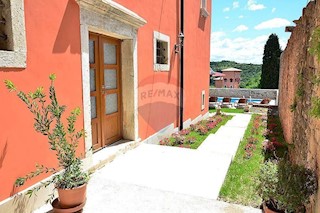 Villa Singola/Casa Vacanza Oprtalj, 154,70m2