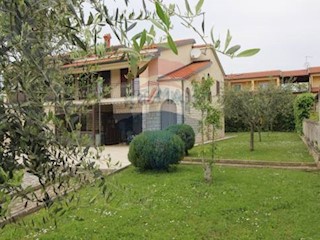 Villa Singola/Casa Vacanza Poreč, 304m2