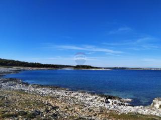 Istria, Premantura – Terreno edificabile in zona T3, a 250 m dalla spiaggia