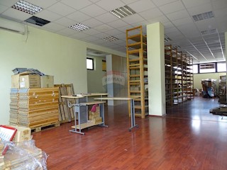 Attività commerciale Podmurvice, Rijeka, 342m2