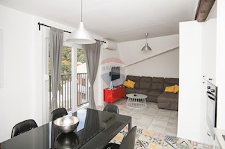 Rab, Supetarska draga - 85m2, Appartamento , vista parcheggio