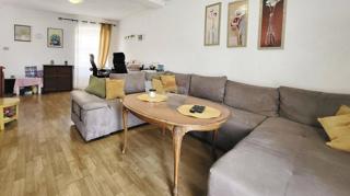 Istria, Vodnjan – Affascinante Casa con Giardino e Vista Mare