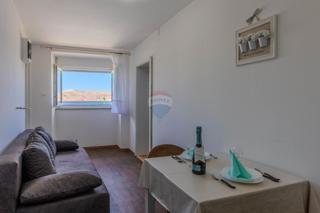 Karlobag – appartamento primo fronte mare, vista e centro