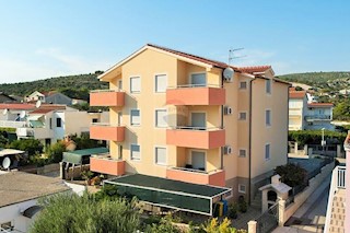 Appartamento bilocale al piano terra, 64,4 m2 Čelina, Rogoznica