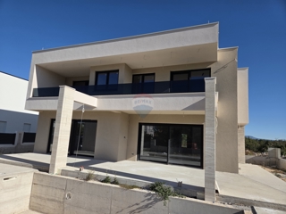 Casa Lozovac, Šibenik - Okolica, 238m2