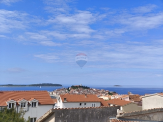 Appartamento a due piani con una bellissima vista, Primošten