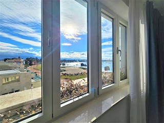 Immobili di lusso Istria, vendo appartamento prima fila dal mare, Umag-Umago