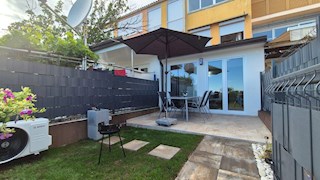 Immobili Istria, vendo appartamento, Novigrad, Mareda